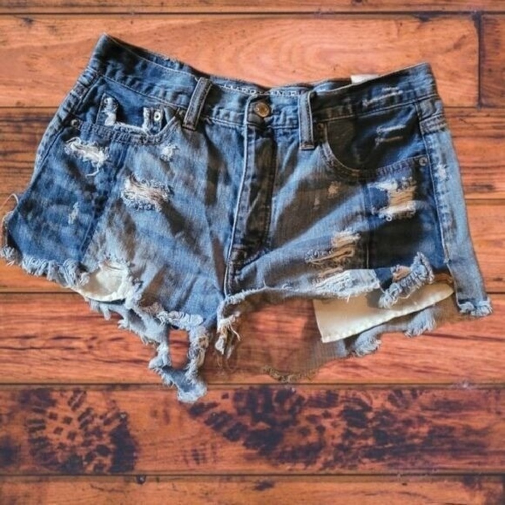 Vintage American Eagle High‎ Rise Distressed Denim Cut Off Shorts Womens Sz 4